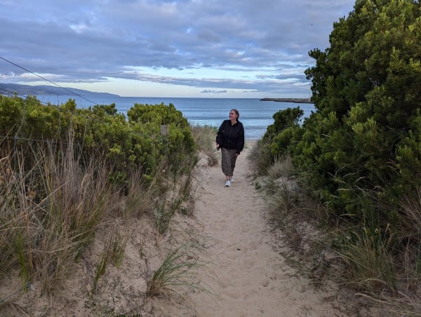 56_oceanroad_apollobay_beach_peryik