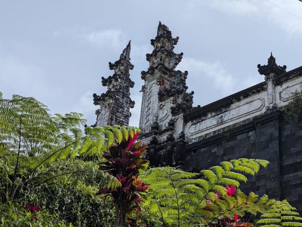 66_bali_infinitygate_2_xkdmkv