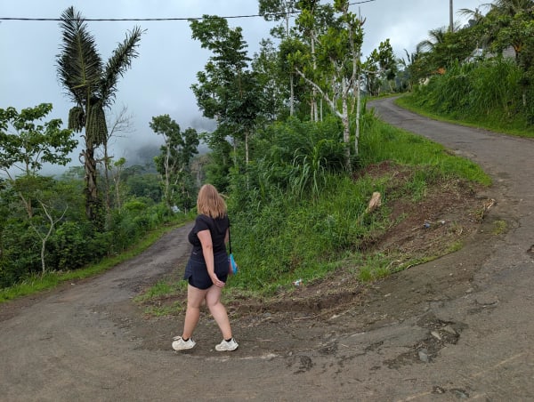 71_bali_lahangansweet_anna_walk_xhe9xr
