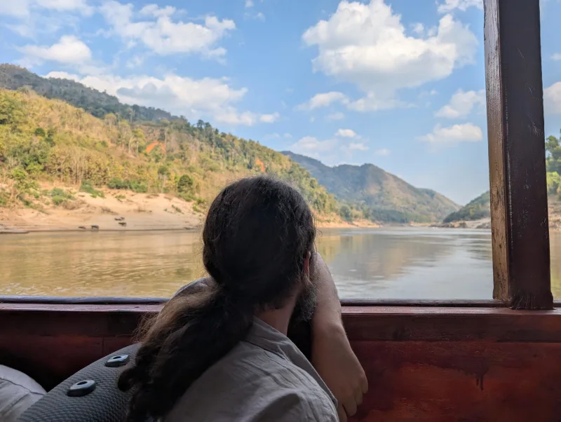 chris boat view - Hallo Laos!