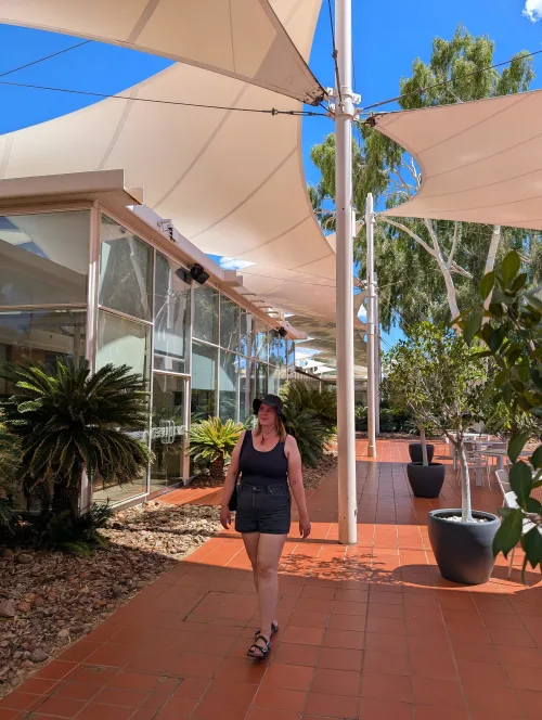 yulara resort anna plgo45 - Hallo Uluru!