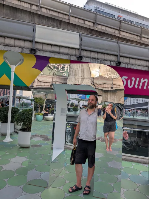 bkk2 mbk mirrors yqjson - Nochmal Bangkok