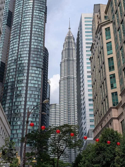 kl petronas occluded day oulqbq - Hallo Kuala Lumpur!
