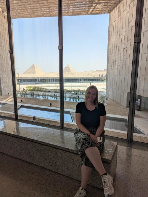 cairo museum gem pyramids c3wjwv - Kairos Museen