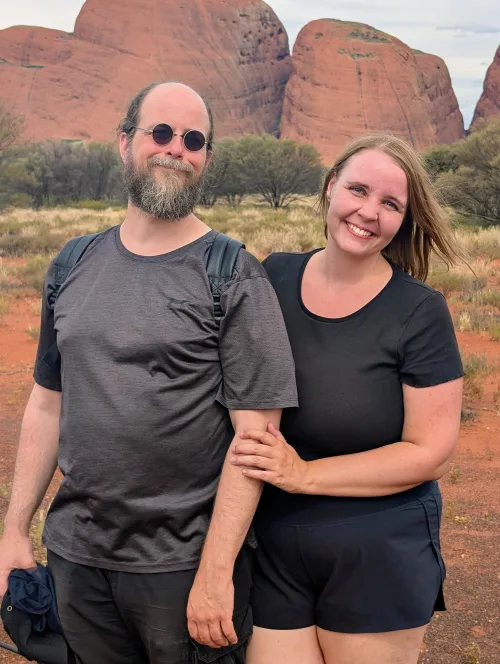 katatjuta anna chris close ae9mhv - Hallo Uluru!