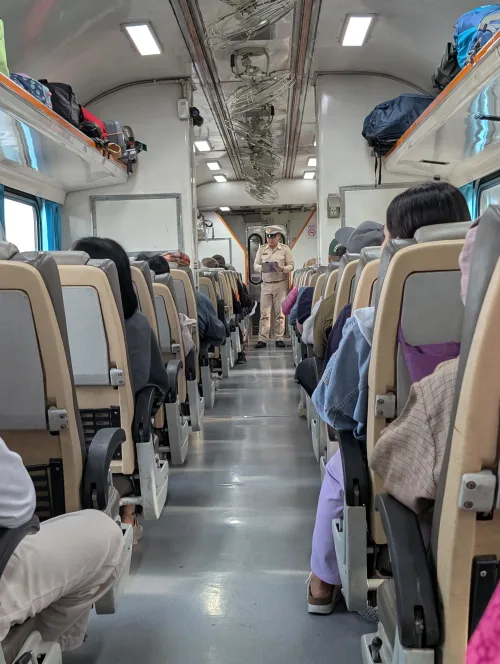 bkk2 train interior ufhs0v - Nochmal Bangkok