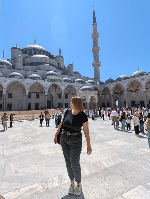 istanbul blue mosque atrium auxlv6 - Hallo Istanbul!
