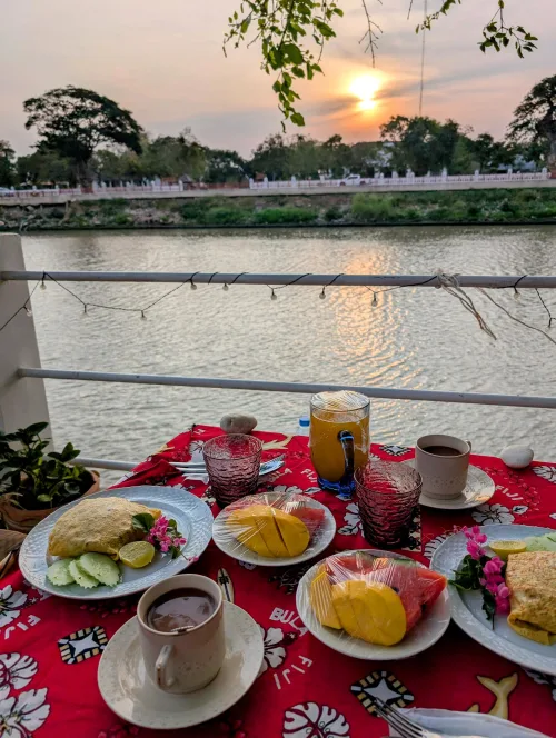ayutthaya breakfast sunset cbizii - Nochmal Bangkok