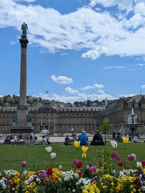 de stuttgart schlossplatz flowers vexab0 - Urlaub vom Reisen