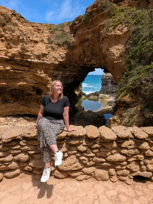 oceanroad grotto anna b7hoiy - Roadtrip!