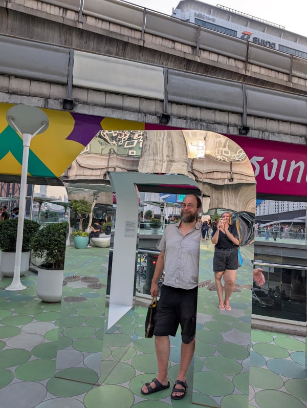 05_bkk2_mbk_mirrors_yqjson