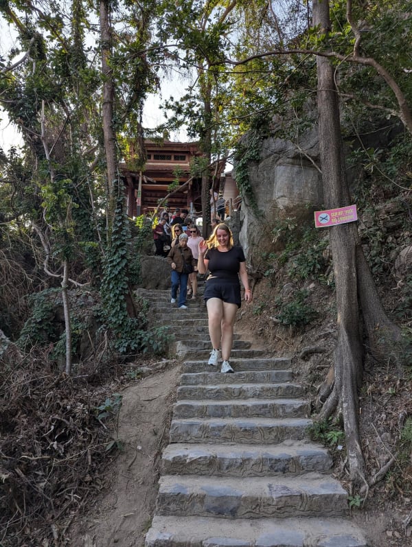 07_vn_halong_lookout_stairs_trvzat