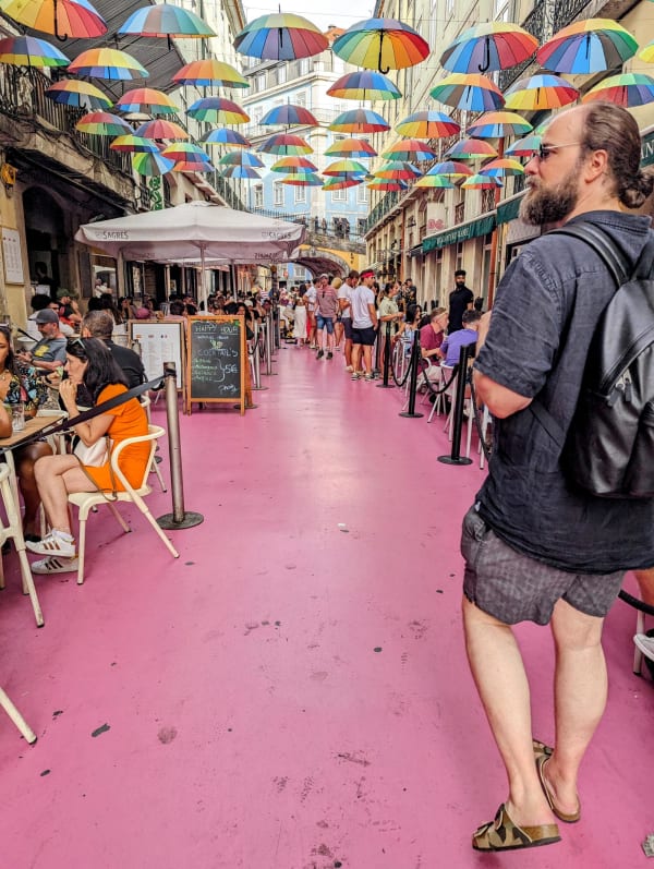 08_lissabon_pink_street_cnnrmq