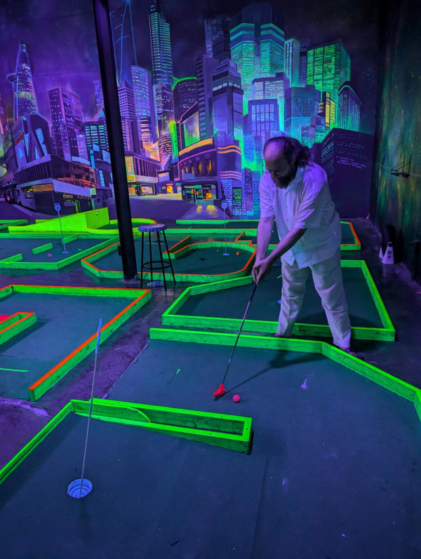 18_vn_saigon_minigolf_chris_r8bpyr