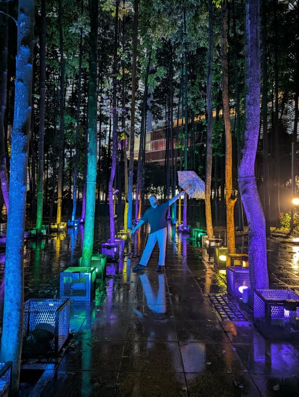 32_kl_chris_singing_in_the_rain_drliyu