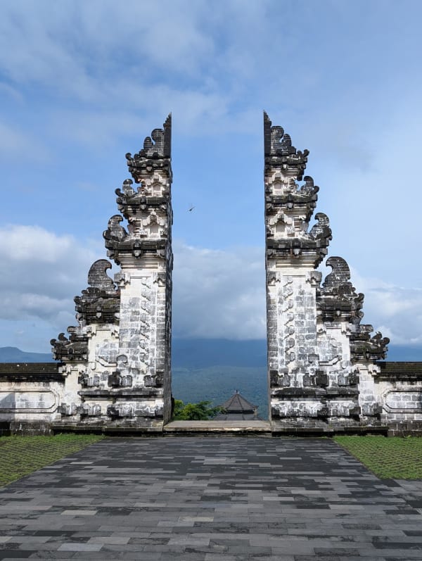 61_bali_infinitygate_1_jziyuc