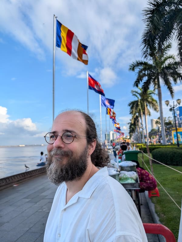 75_cambodia_phnom_penh_chris_miodmg