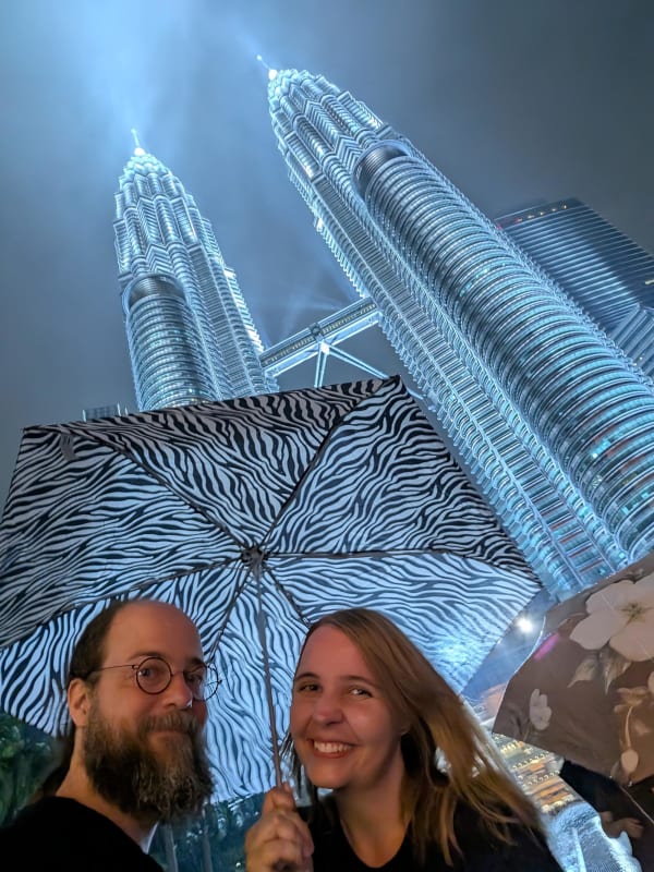 30_kl_petronas_selfie_rain_iwlddh