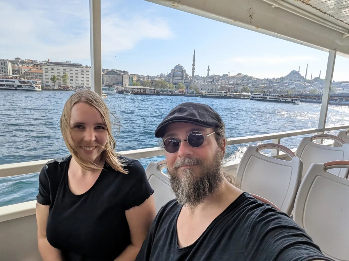 istanbul boat selfie rxbu9a - Hallo Istanbul!