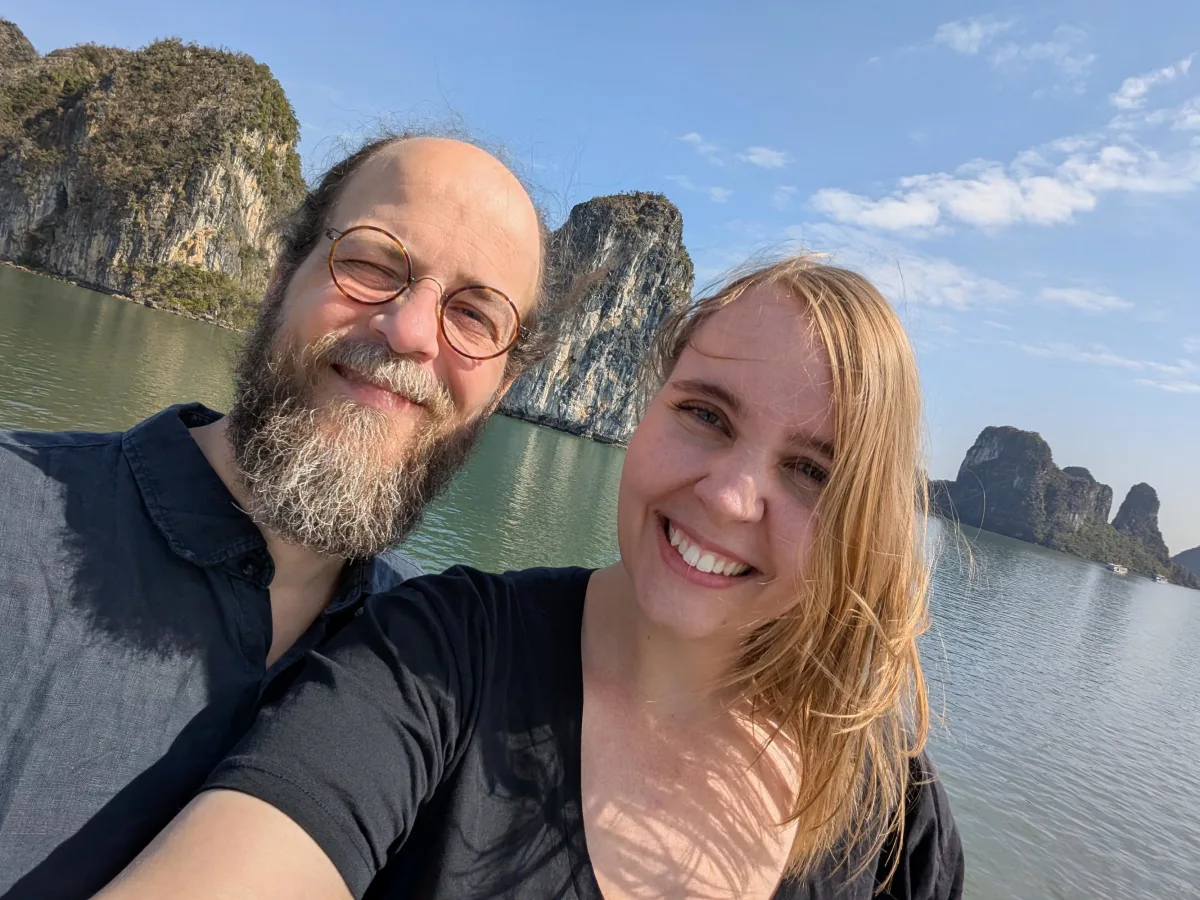 vn halong selfie 1