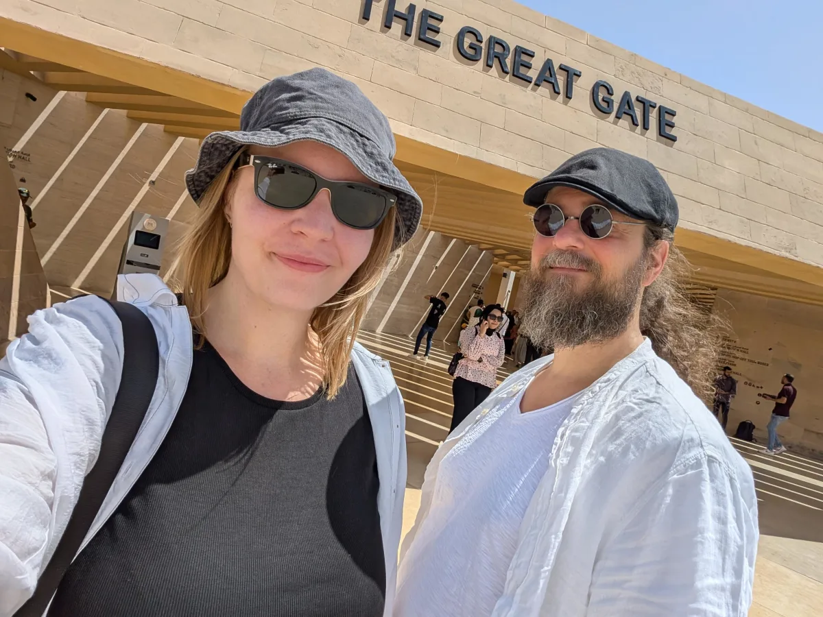 cairo gizah gate selfie npcb9j - Hallo Kairo!