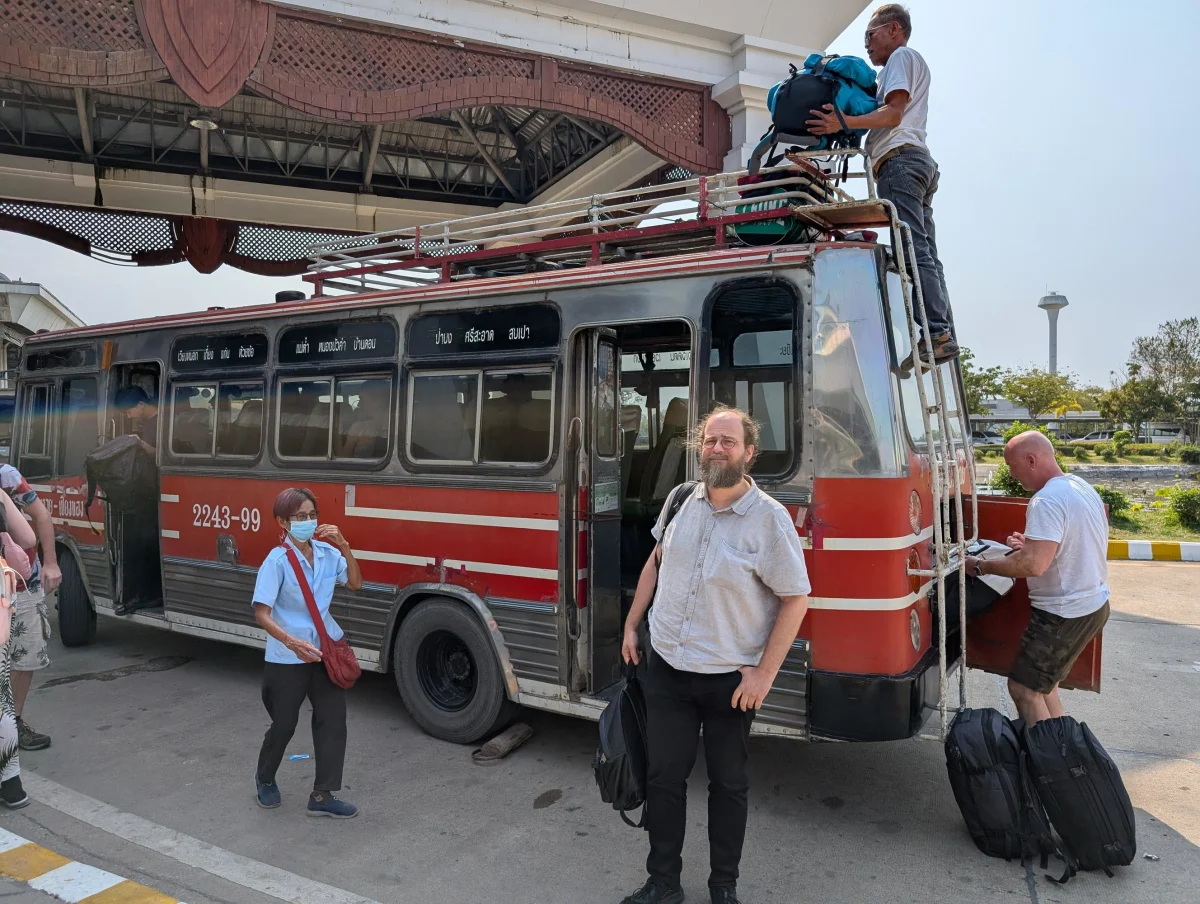 laos arrival chris vdr7bk - Hallo Laos!