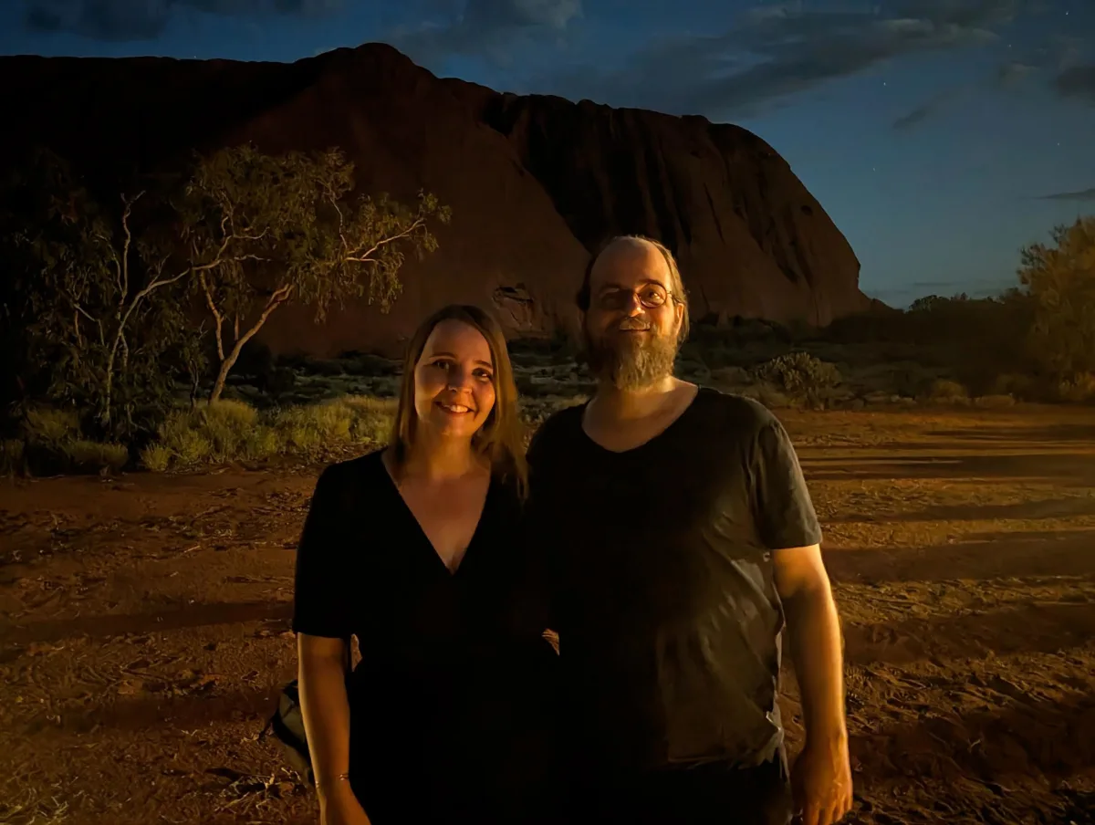 uluru night anna chris ay76hs - Hallo Uluru!