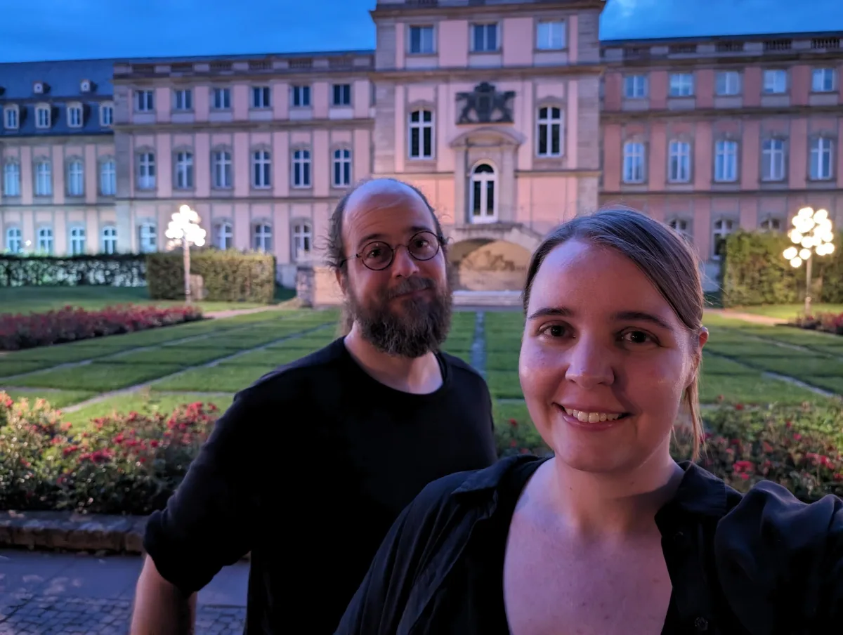 stuttgart schloss rückseite nacht roqroj - Bye Bye Stuttgart