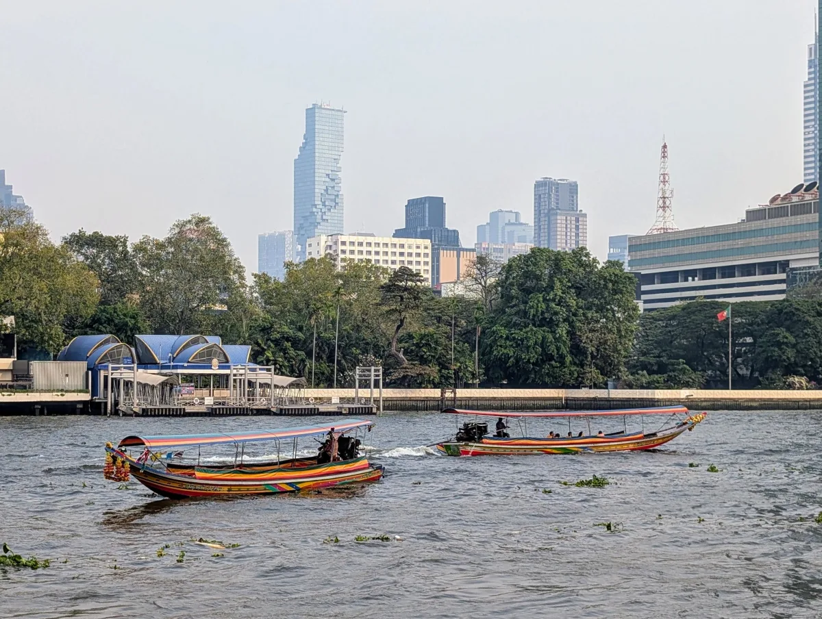 15_bkk2_chaopraya_view_1_boats_r8hiry - Nochmal Bangkok