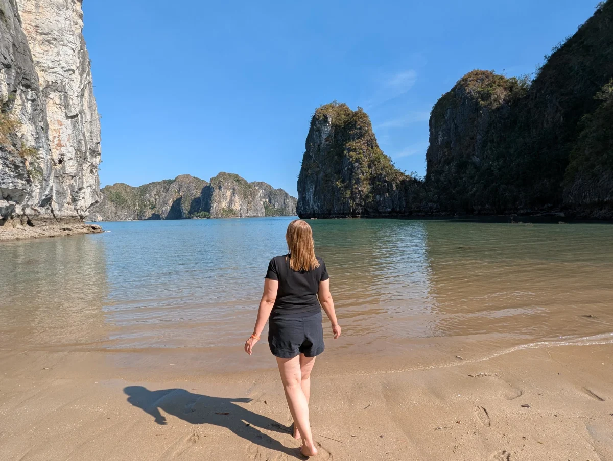 vn halong beach anna hyimhs - Hallo Halong Bay!