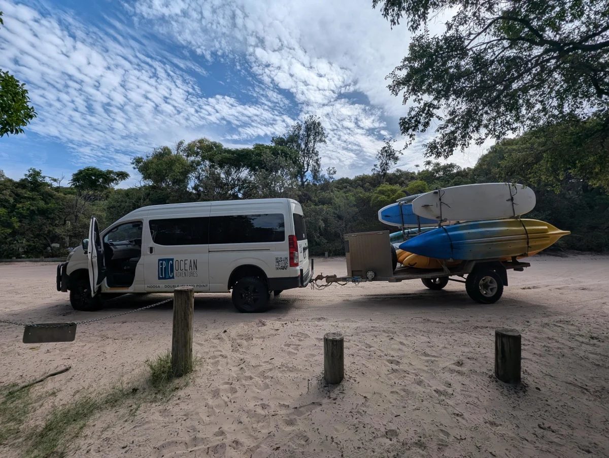 17_noosa_paddling_bus_efx7ba - Kurz nach Queensland