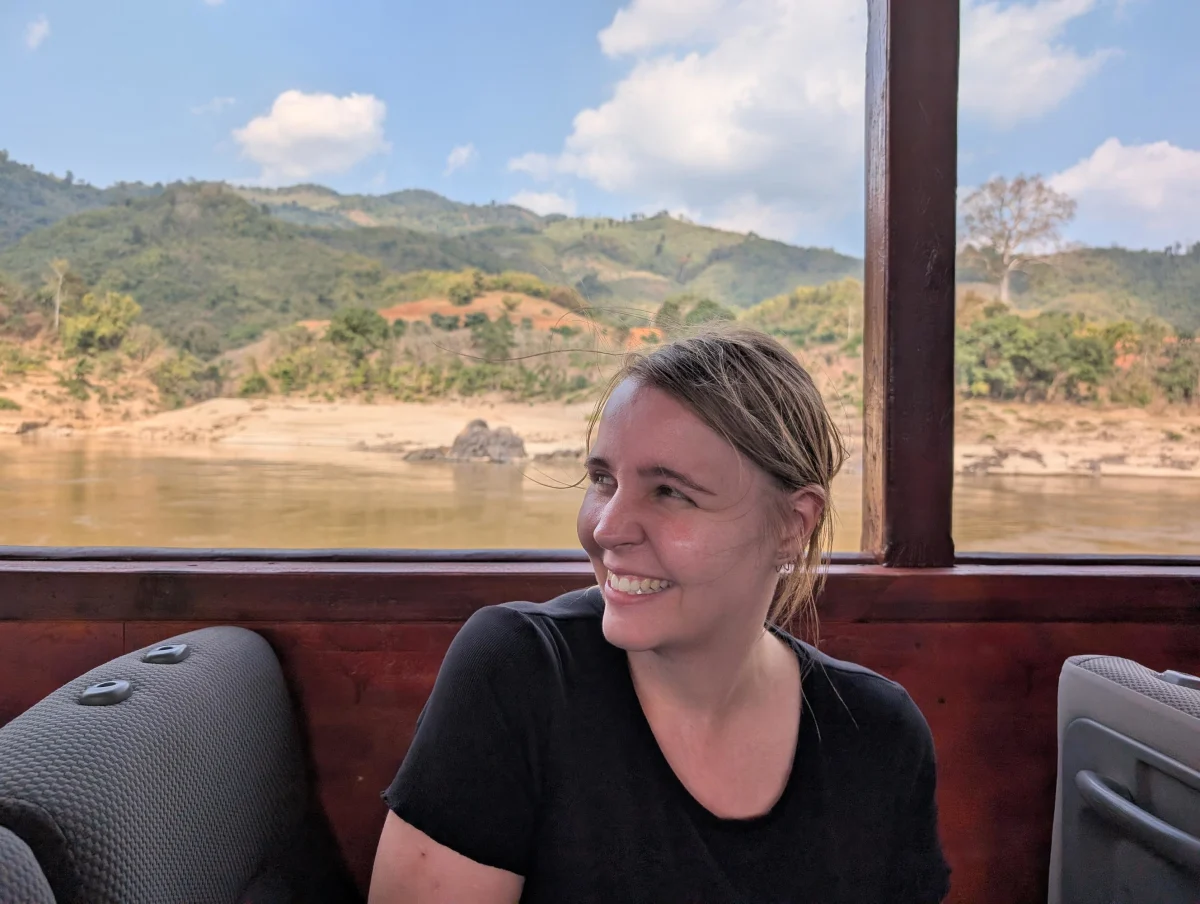 laos anna closeup boat a6uvom - Hallo Laos!