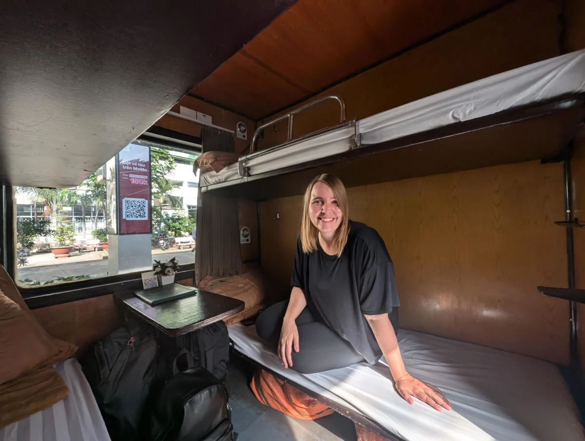 vn train inside 2 grkix0 - Hallo Vietnam!