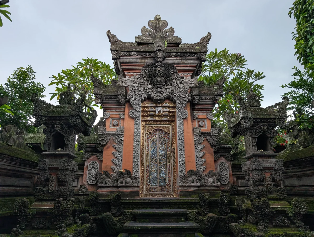 41_bali_ubud_street_gate_2_asp963 - Hallo Bali!