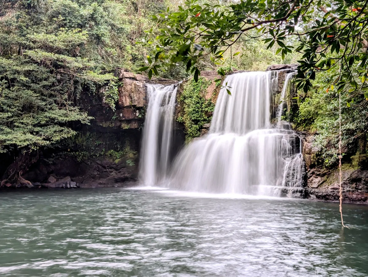 kohkood waterfall close - Hallo Koh Kood!