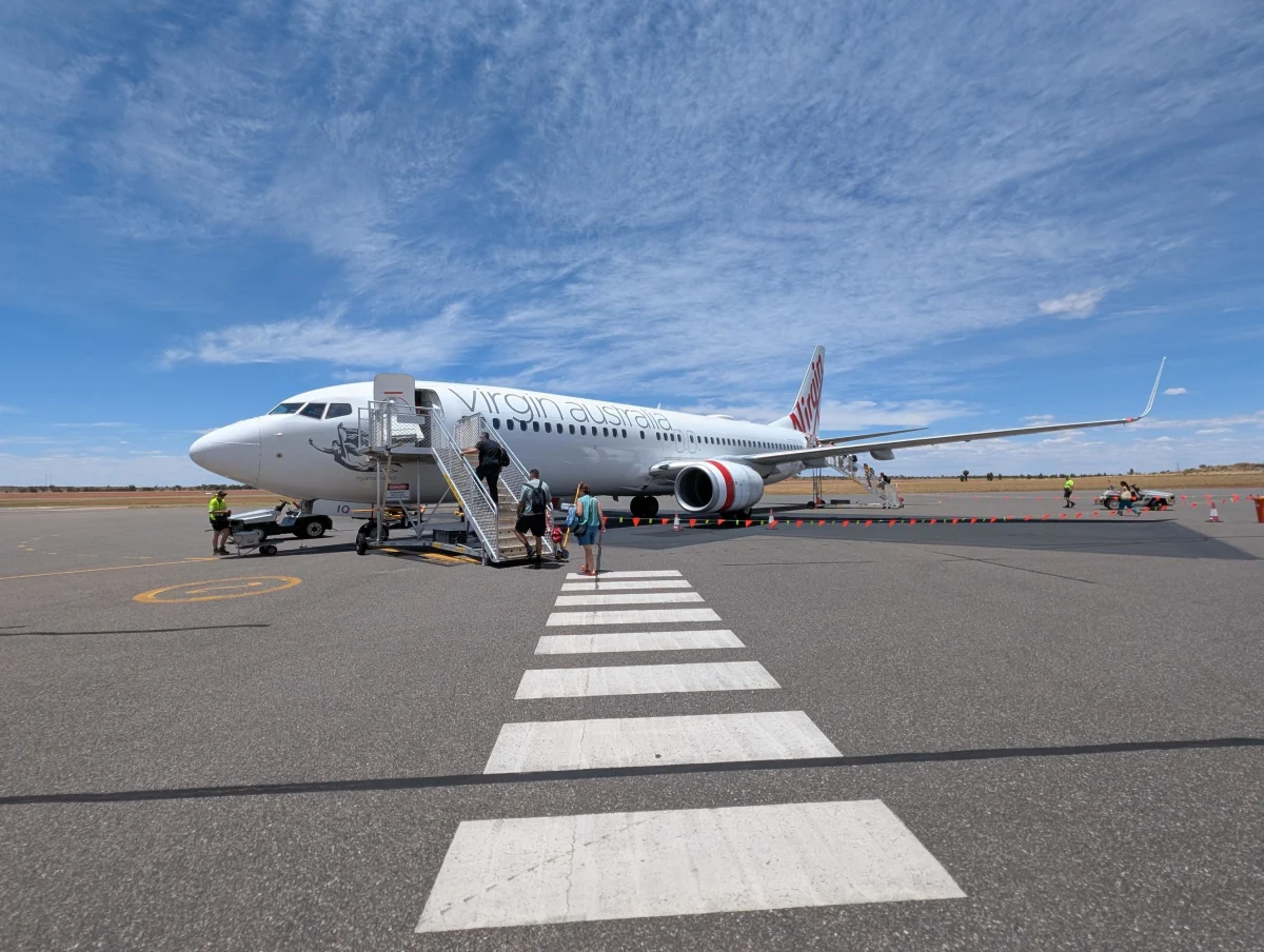 yulara airplane np07rs - Hallo Uluru!