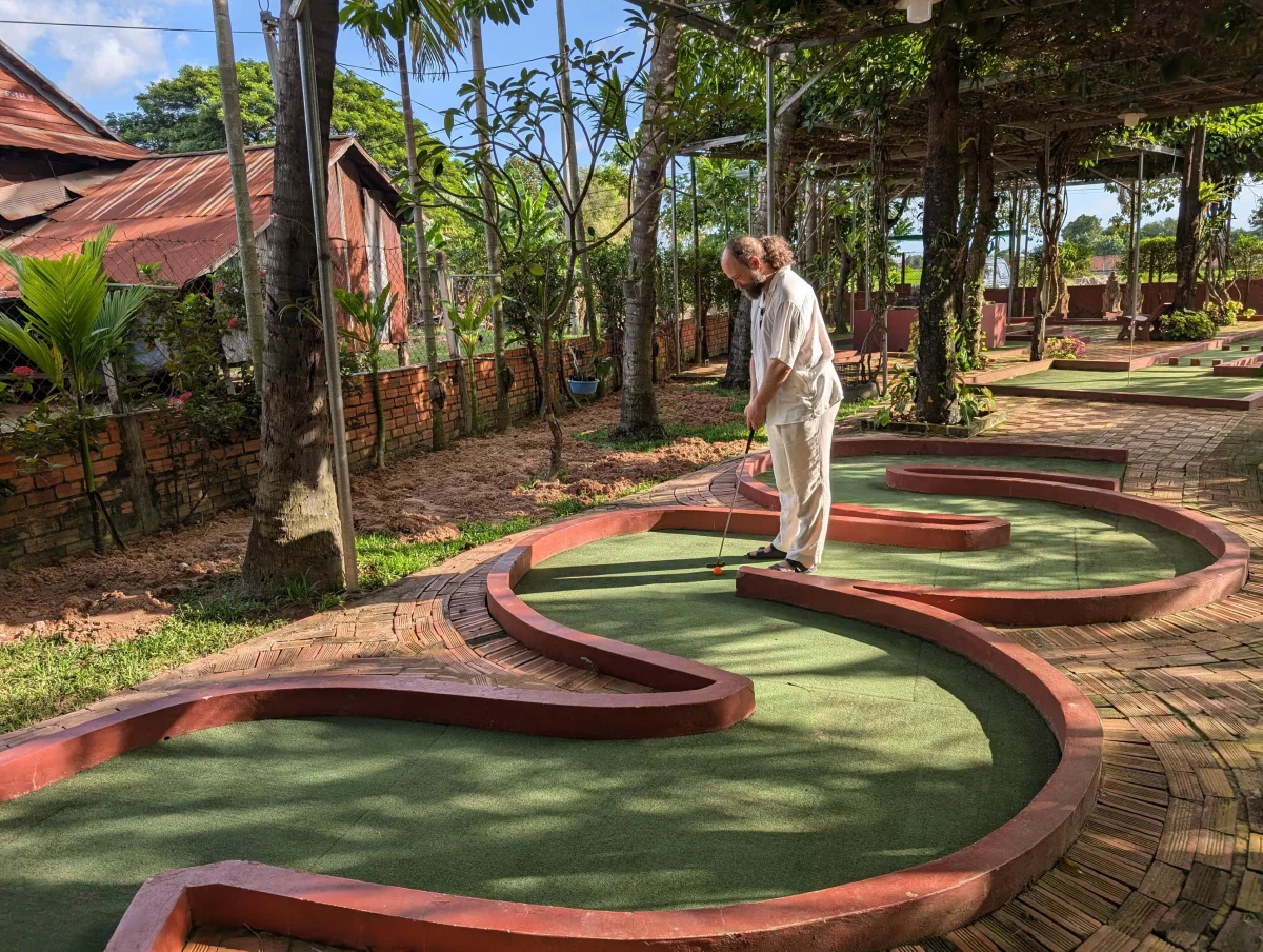 cambodia minigolf 2 - Hallo Kambodscha!