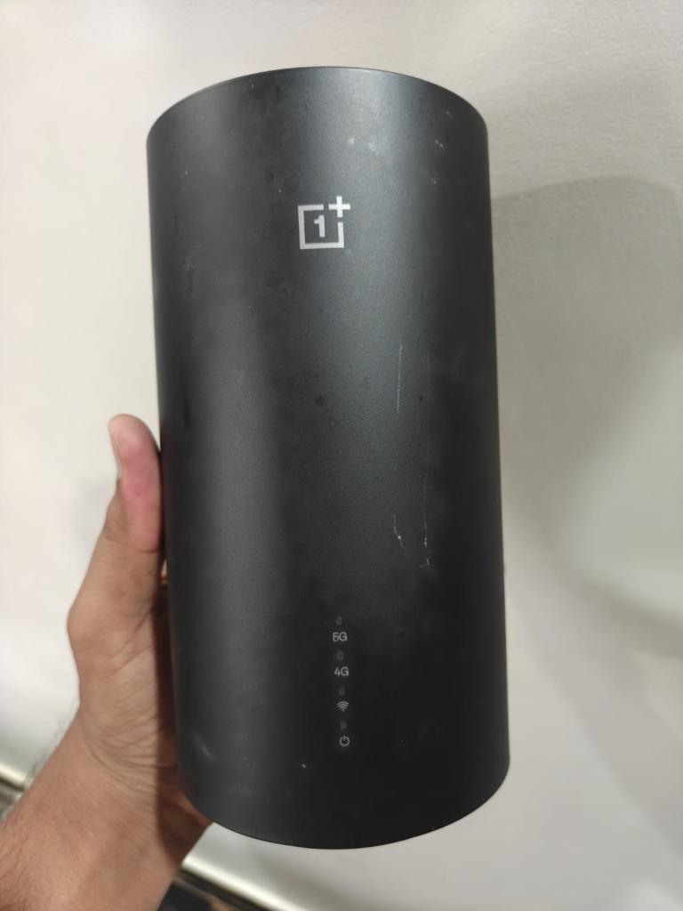 One plus wifi router hub
