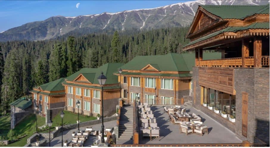 Handpicked Stays & Premium Comfort