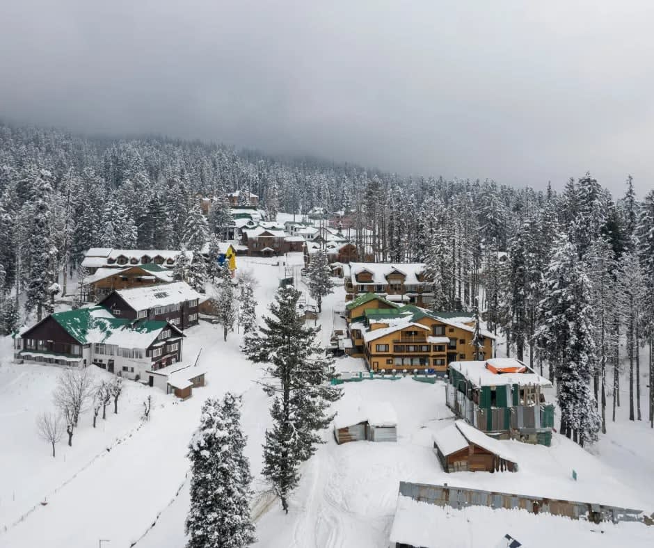 Jammu Kashmir First Snowfall