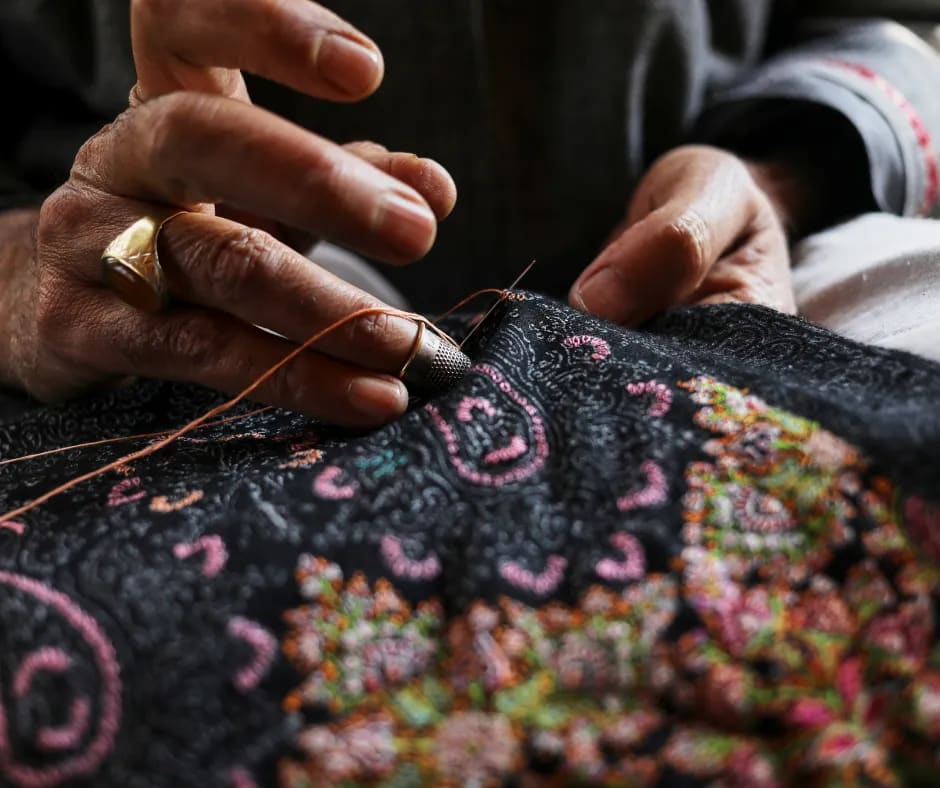 famous things in kashmir to buy