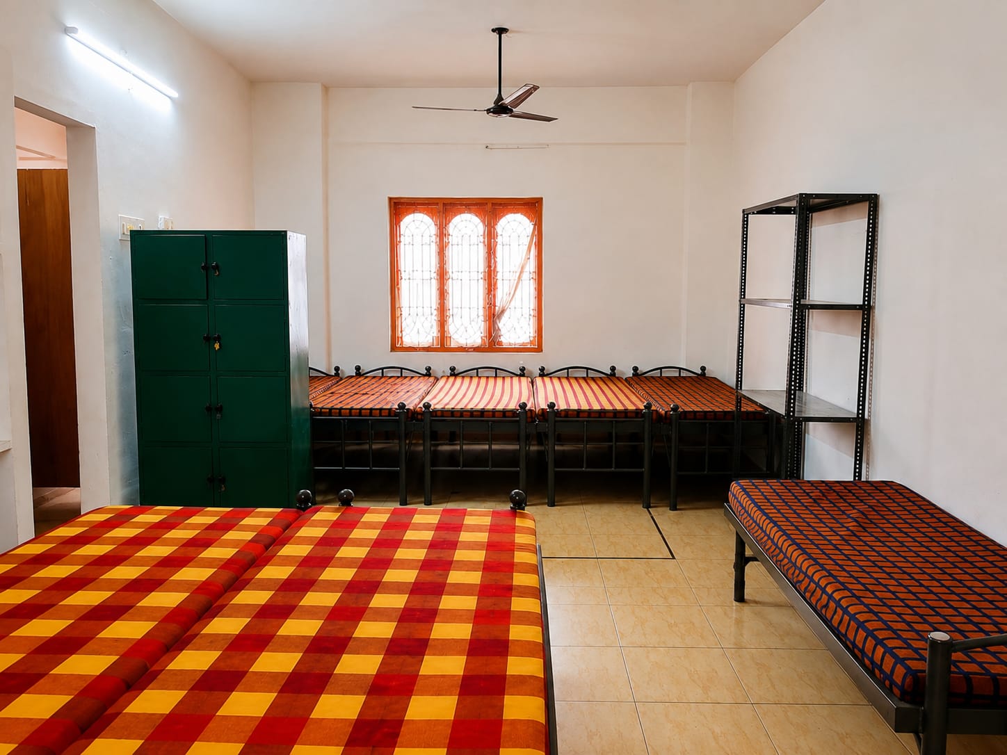 Nutritious fresh South Indian food at Thriveni Ladies Hostel