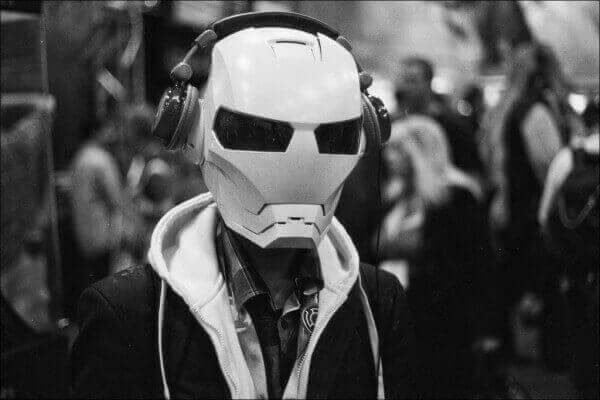 Ironman mit Kopfhörer