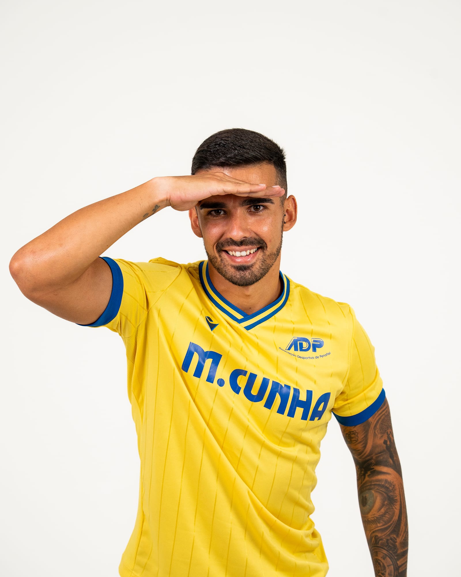 Retrato em estúdio de atleta da AD Penafiel