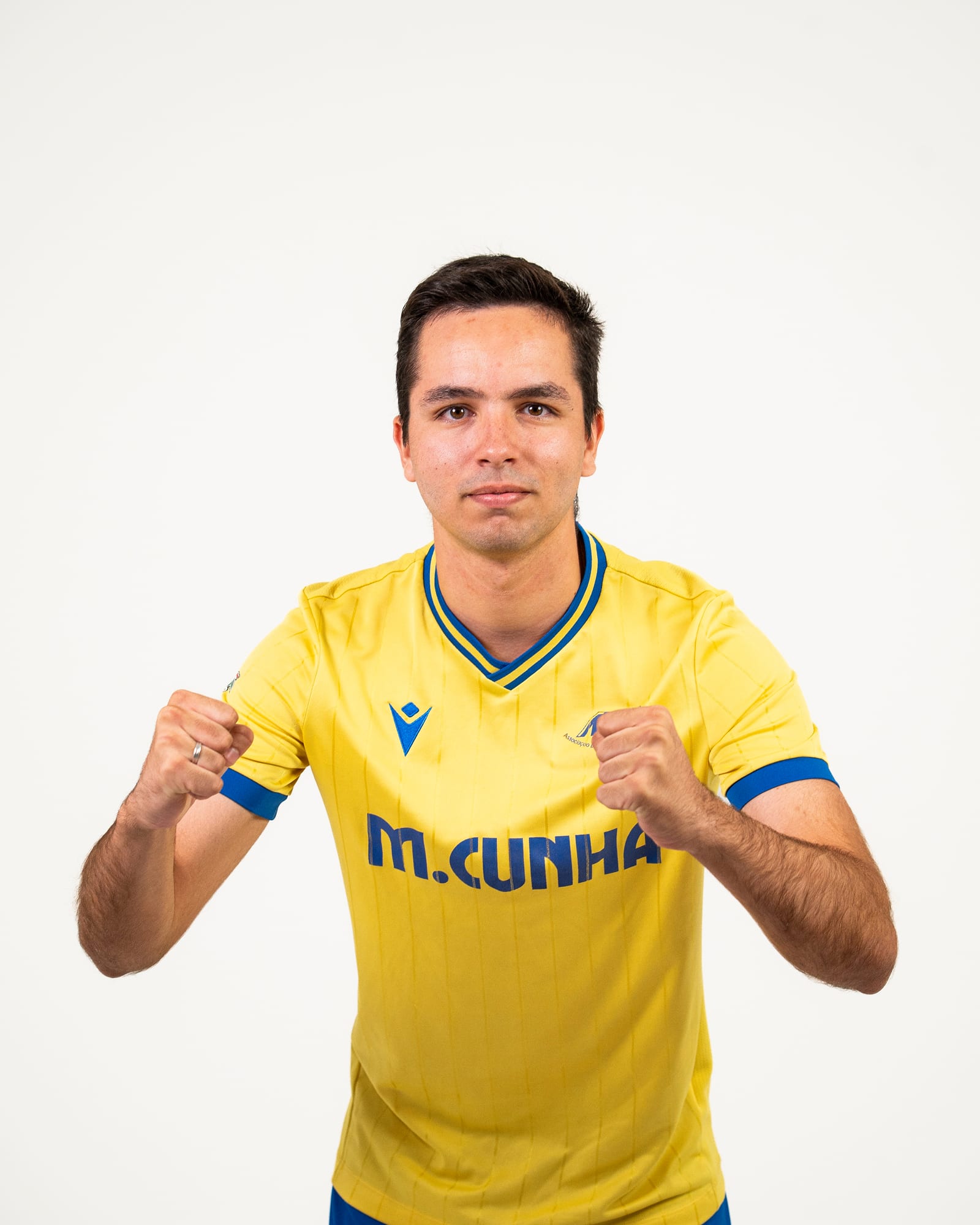Retrato em estúdio de atleta da AD Penafiel