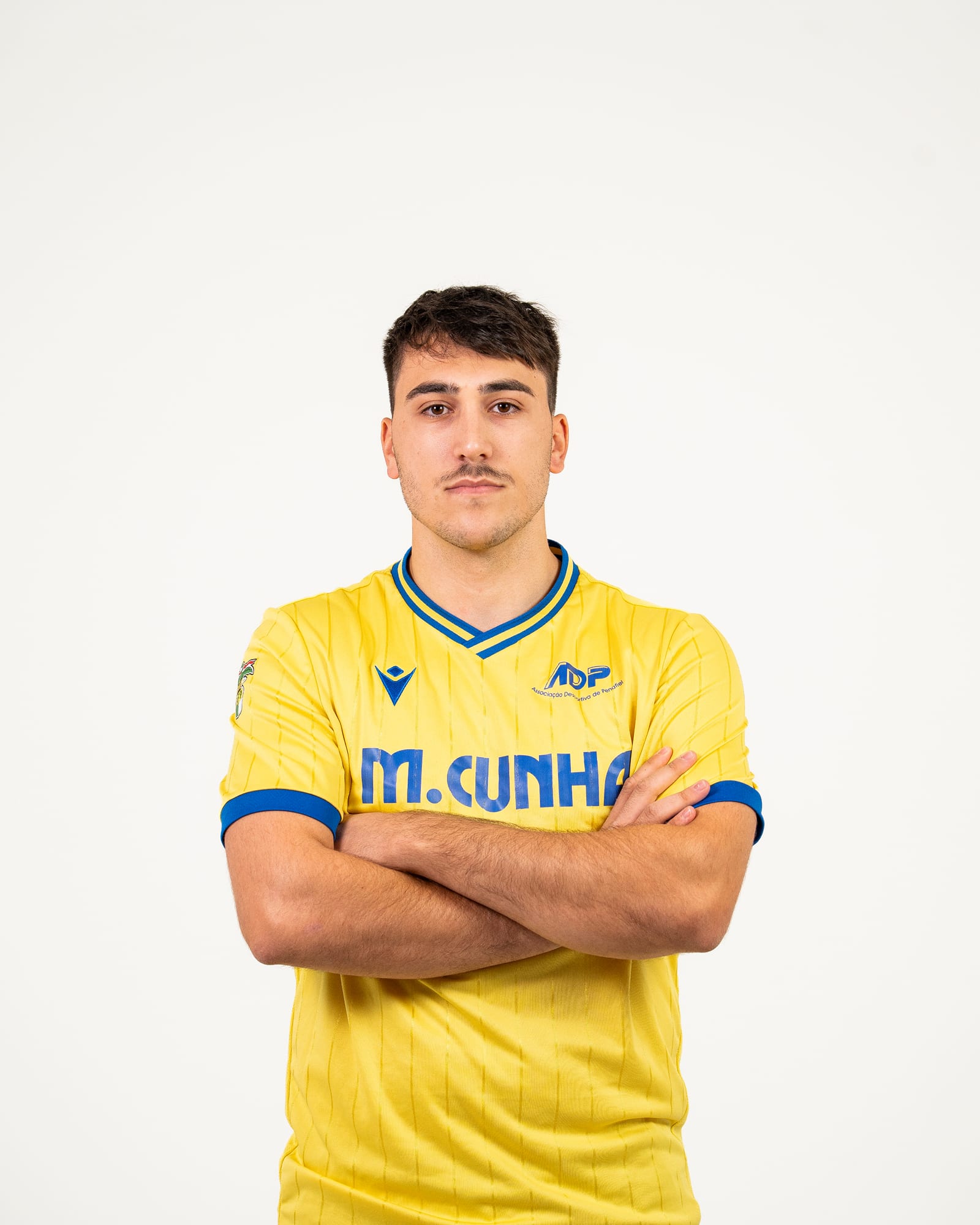 Retrato em estúdio de atleta da AD Penafiel