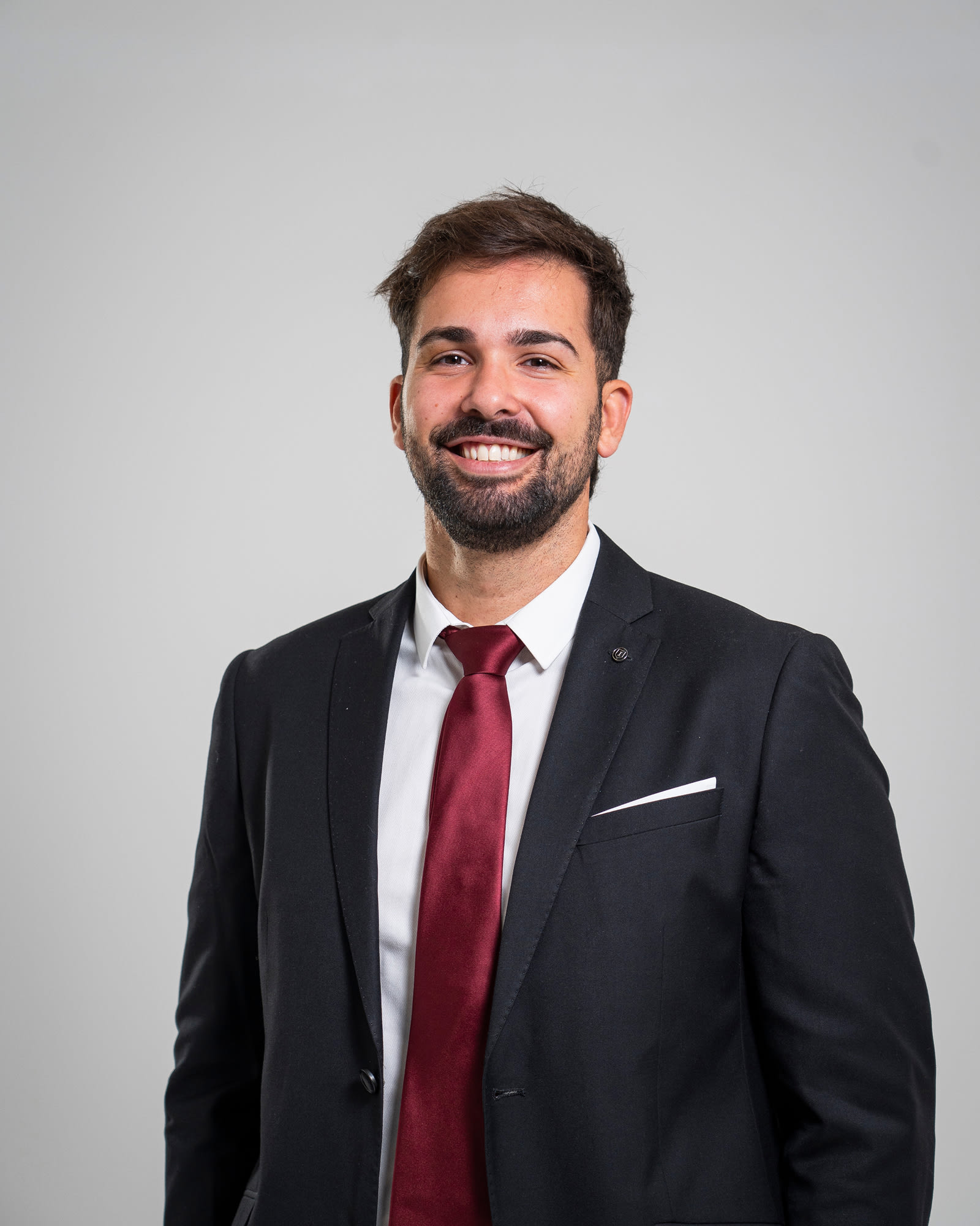 Retrato profissional em estúdio de colaborador da DS Intermediários de Crédito