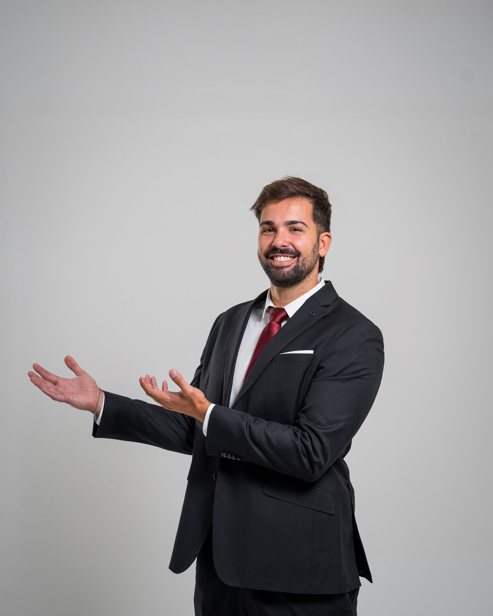 Retrato profissional em estúdio de colaborador da DS Intermediários de Crédito