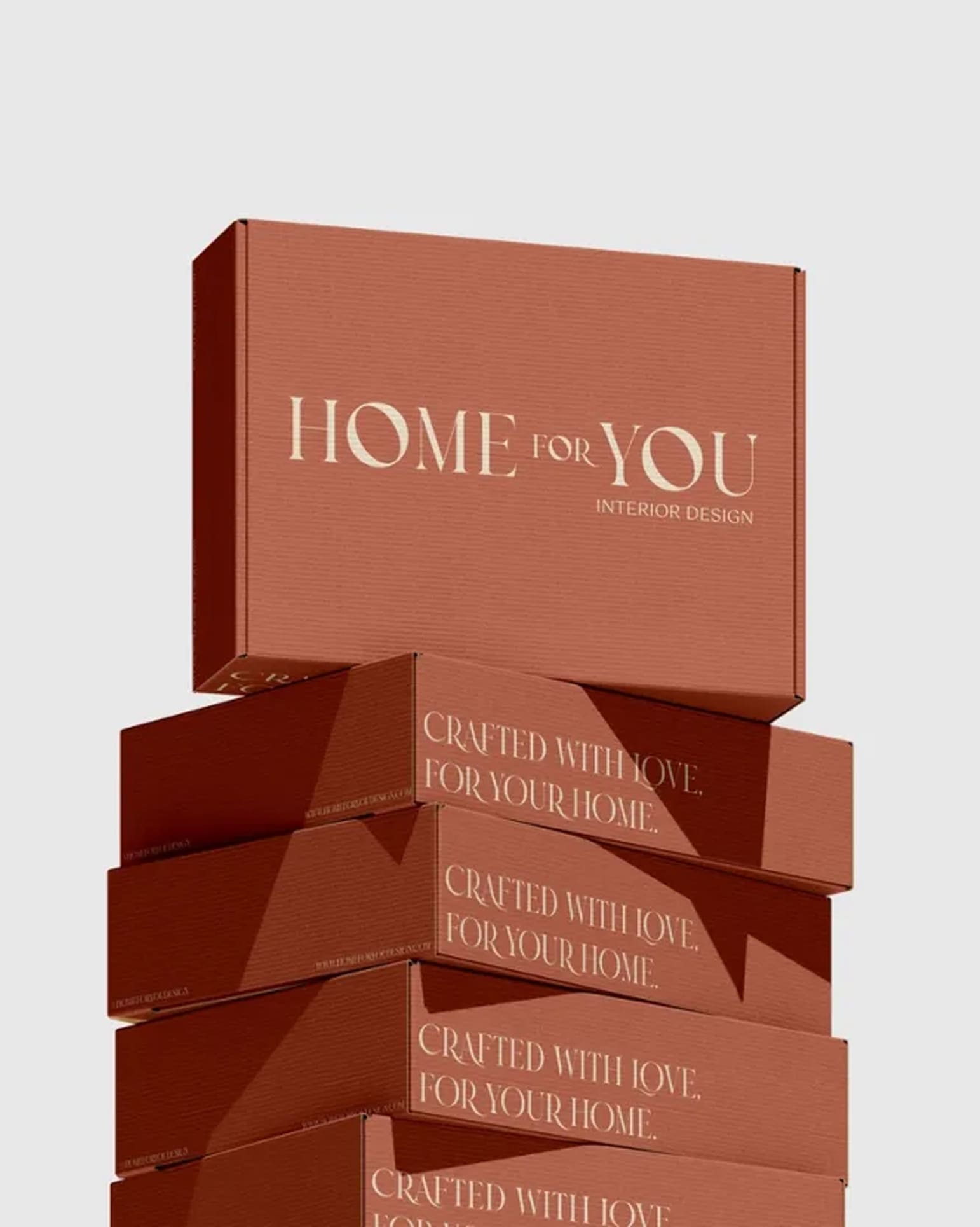 Aplicação da marca Home For You em packaging e materiais físicos