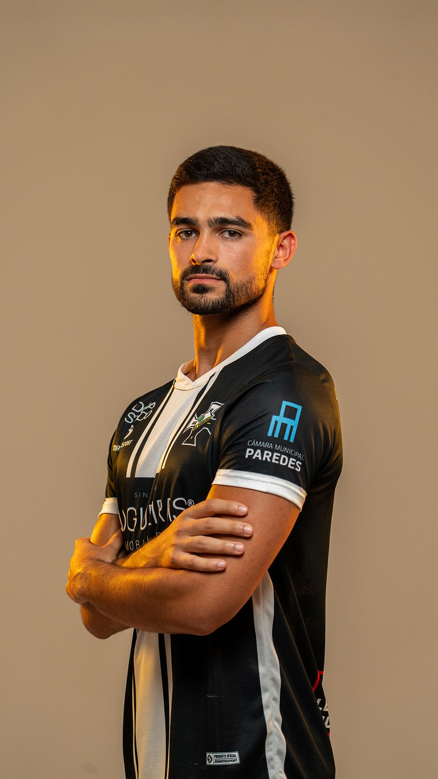 Retrato profissional em estúdio de jogador d'Os Romanos
